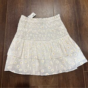 White Mini Ruched Skirt with Yellow Daisy Print